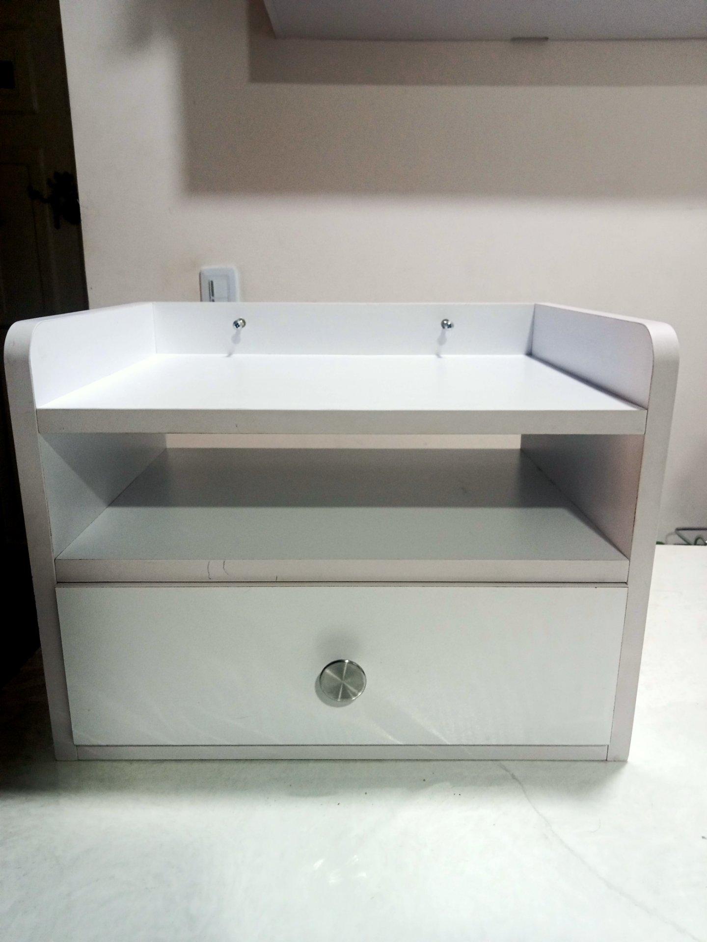 Mesita flotante de noche 🛌✨