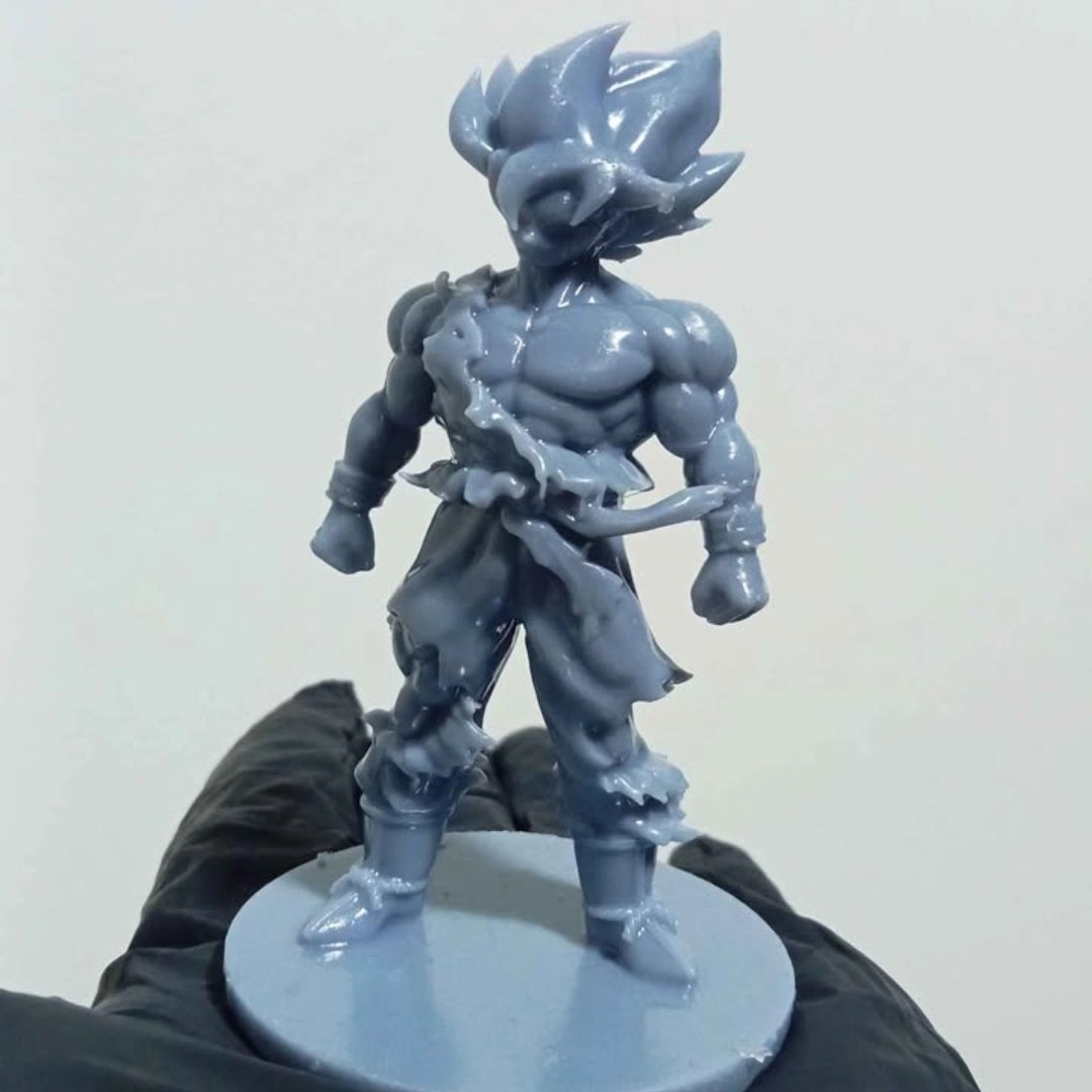 FIGURA "SUPER SAYAYIN" EN RESINA 3D