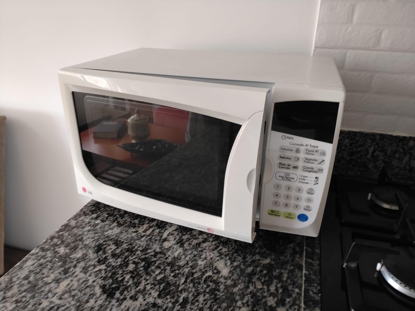 Microondas LG Blanco – Excelente Estado | Funcional y Fácil