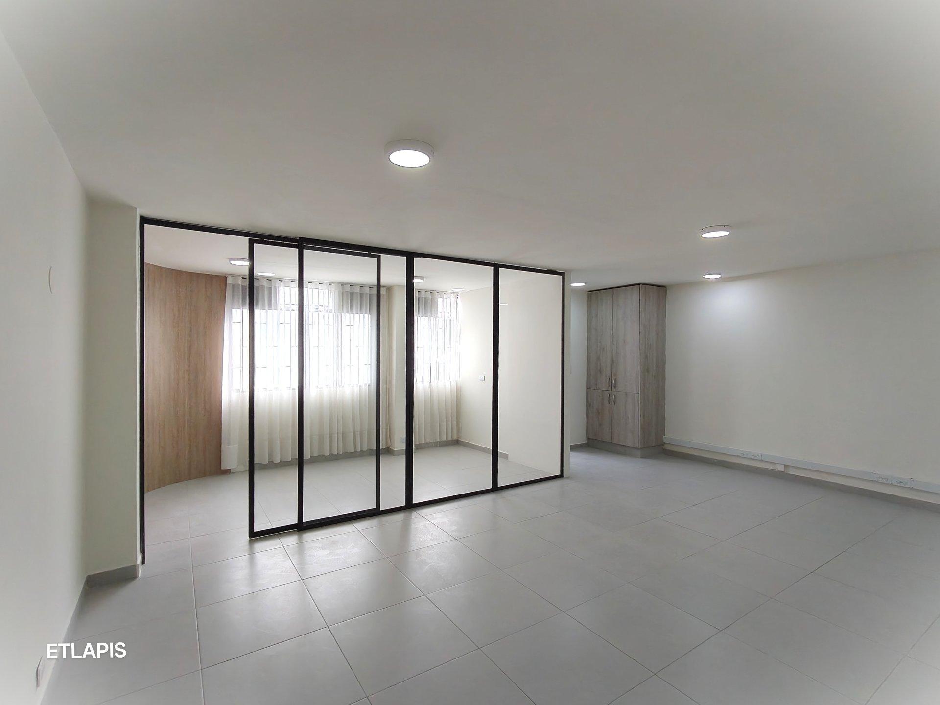 ARRIENDO OFICINA POLO CLUB