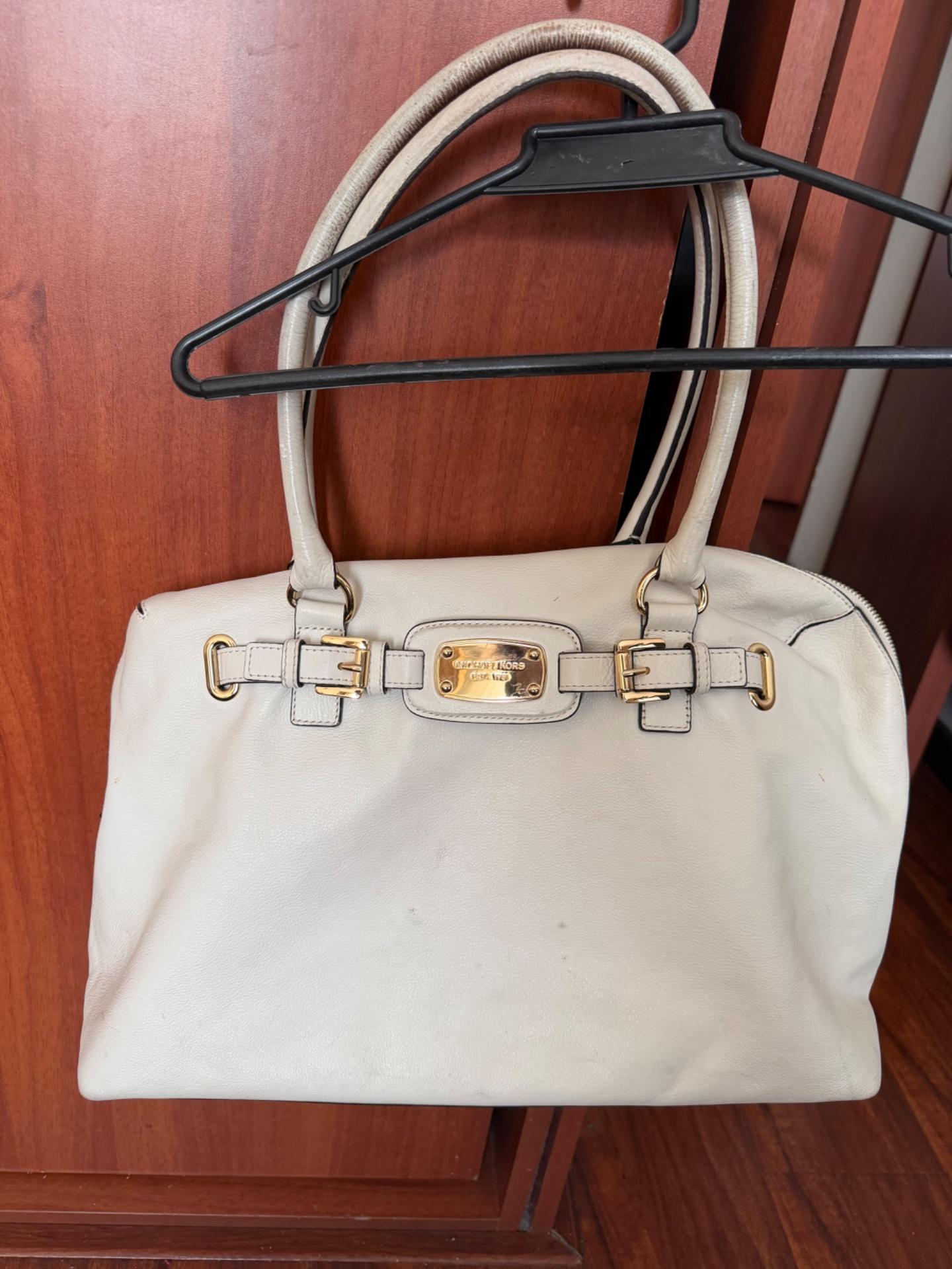 Amplio bolso elegante y original Michael Kors