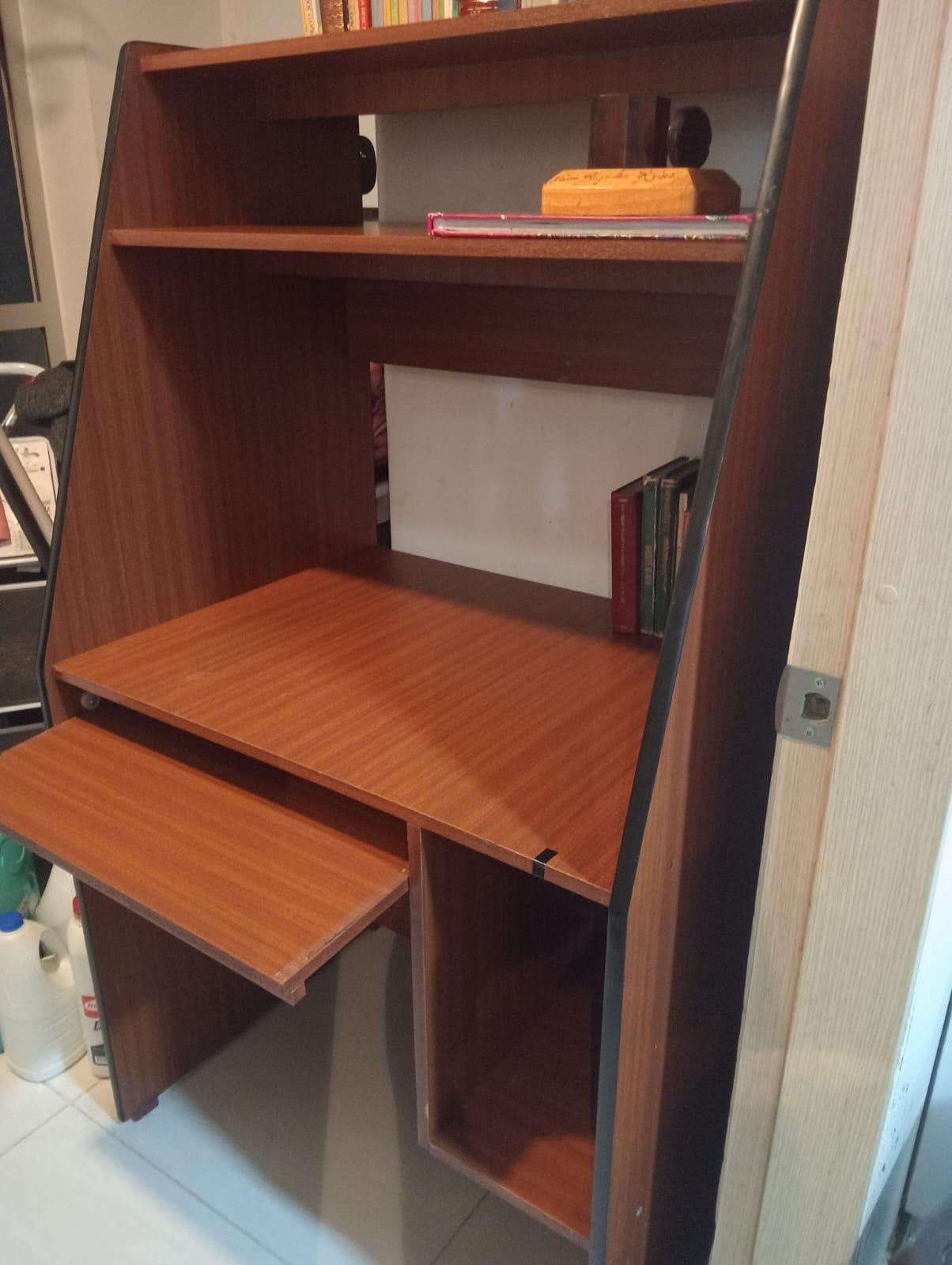 Escritorio grande de madera