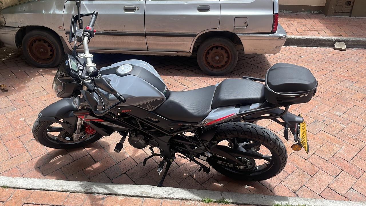 MOTO BENELLI TNT 150 L 2024