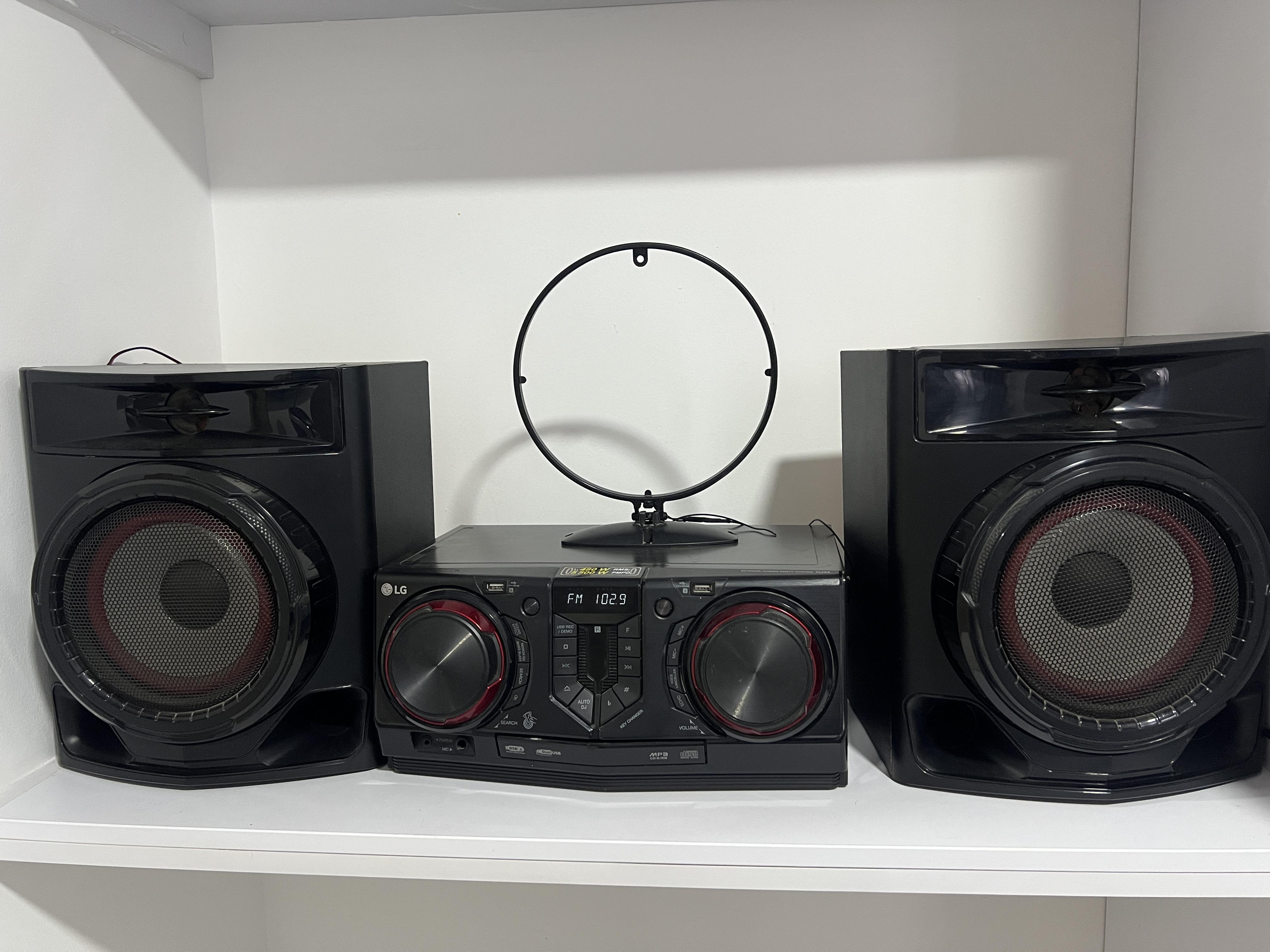 vendo Equipo de sonido marca LG excelente estado