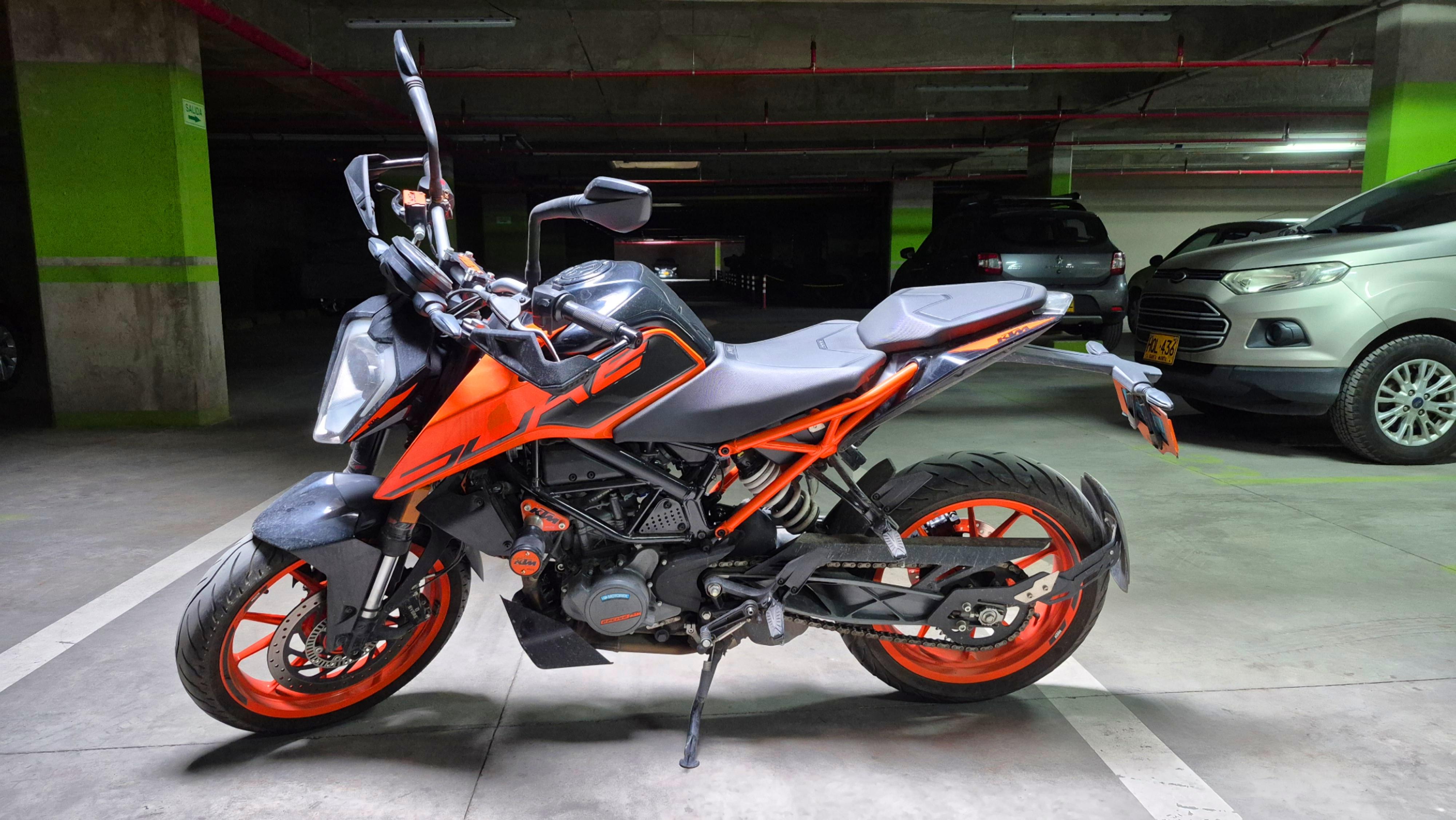 MOTO KTM DUKE 200 NG