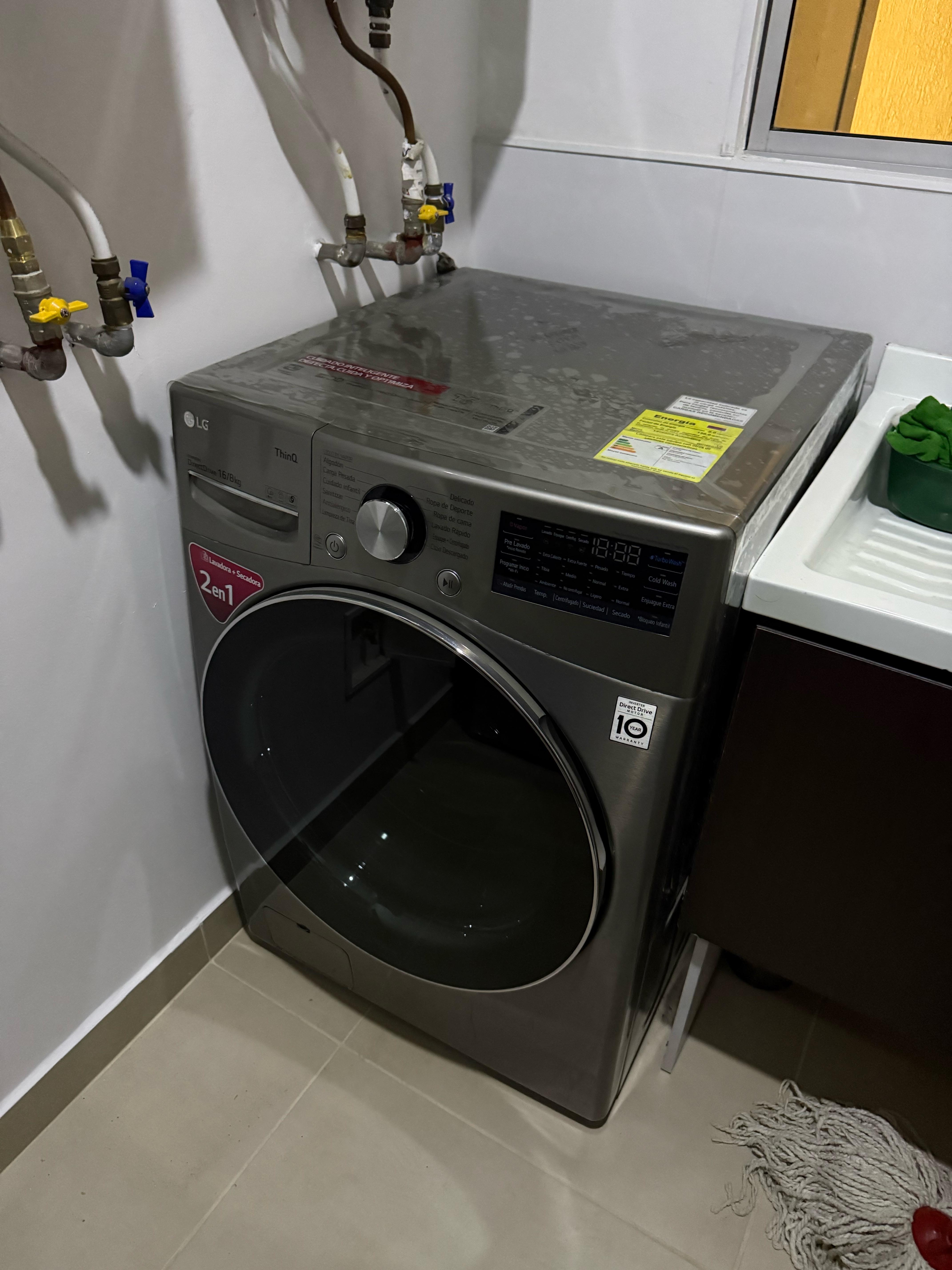 Vendo Lavadora/secadora LG 16/8 kg
