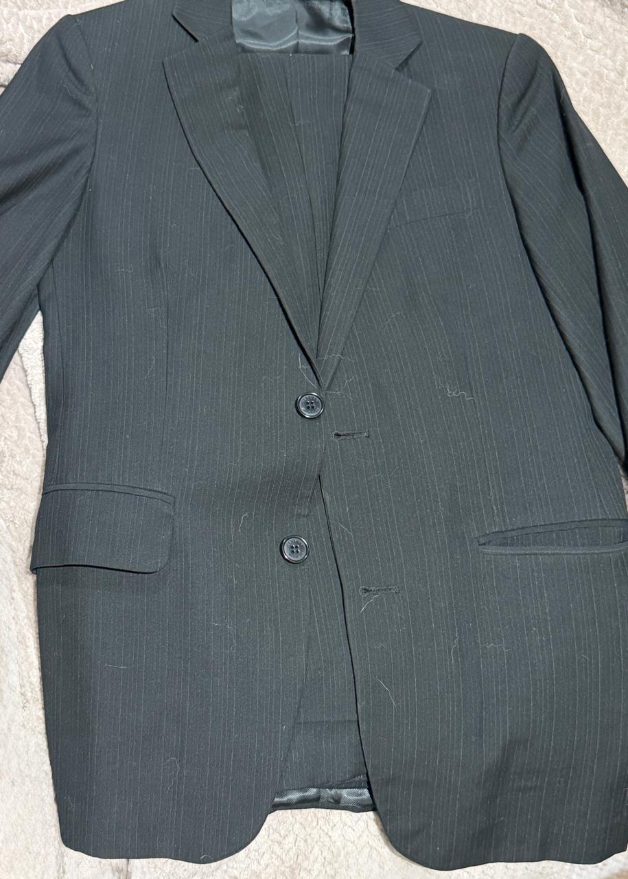 Vendo vestido de traje para hombre